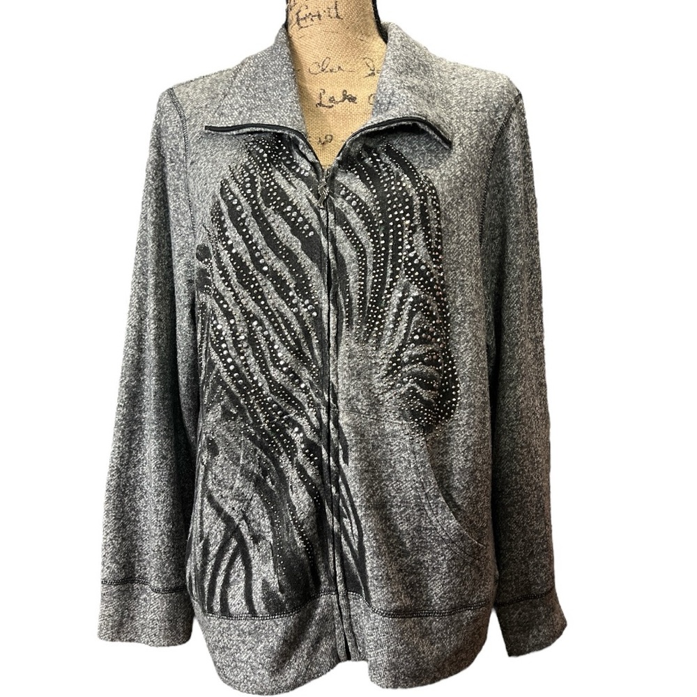 Onque Petite. GC heather gray full zip jacket let with rhinestones.  Size PXL